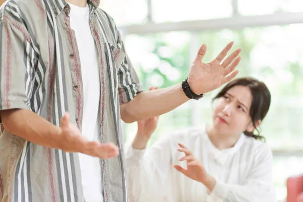 Comment aider un parent âgé qui refuse toute aide